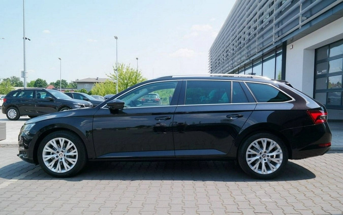 Skoda Superb cena 174790 przebieg: 5, rok produkcji 2024 z Sędziszów małe 781